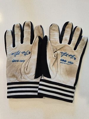 Michael Morse Game-Used Batting Gloves - COA - Seattle Mariners - Mike Morse - Image 1 of 4