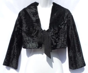 CAROLINA HERRERA Negro Cola Ancha Cordero Persa Recortado Bolero Encogerse de hombros Chaqueta S Usada en Excelente Condición - Imagen 1 de 12