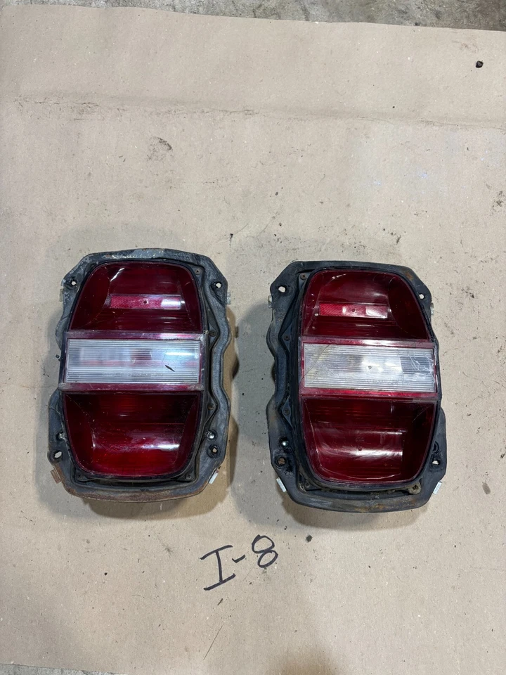 1968 1969 FORD GALAXIE LTD LEFT RIGHT PASSENGER DRIVER SIDE TAILLIGHT TAIL LITES - Image 1 of 4