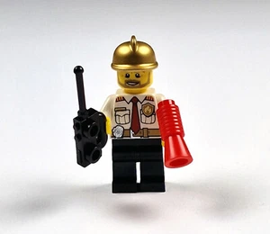 LEGO Feuerwehrchef Minifigur mit goldenem Helm & Zubehör (Neu, unbespielt)! - Bild 1 von 4