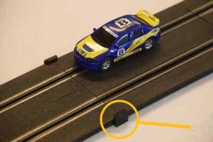 AFX TYCO HO Slot car track clips 20/pk - Picture 1 of 4