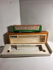 Tyco HO - GREAT NORTHERN PULPWOOD CAR - #334B  - Picture 1 of 12