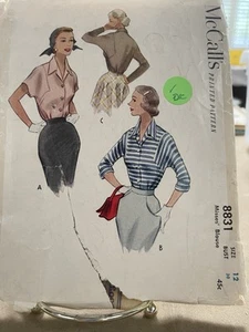 McCall's 8831; ©1952; Misses Blusa Manga Variaciones Corte y Completo - Imagen 1 de 4