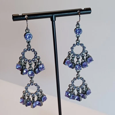 Pendientes colgantes con araña de diamantes de imitación de color amatista Foto 1 de 4