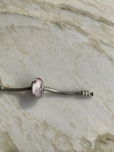Pandora Charm Original, Muranoglas, zartrosa mit helllila Punkten - Bild 1 von 4