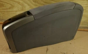 04-09 TOYOTA PRIUS GRAY CENTER CONSOLE ARMREST W/ 3.5 MM AUXILIARY AUDIO INPUT - Bild 1 von 12