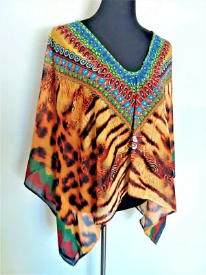   CAFTÁN GEORGETTE CUELLO EN V ESTAMPADO ANIMAL DIGITAL MUY EMBELLECIDO/TOP KS15 Foto 1 de 4