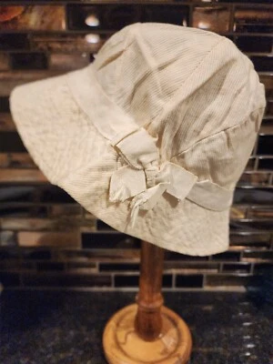 Antique 1920's Cloche Hat Child's Small - Image 1 of 4