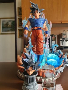 Statua Diorama Temple Studio Goku Ultra Instinct - Foto 1 di 1