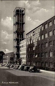 Arhus Dänemark Ansichtskarte ~1950 Radhuset Straßenpartie am Rathaus Turm Autos - Picture 1 of 1