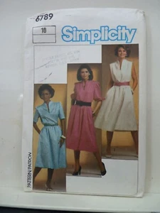 Simplicity Pattern 6789 Dress w 3 Sleeves  Size 10 from 1985 - Picture 1 of 2