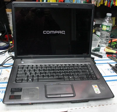 Tela Compaq Presario F767NR AMD TURION 64 X2 1GB Ram 15.4" sem HDD ou cabo - Imagem 1 de 4