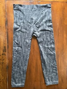 Leggings recortados sin costuras SPANX Look At Me Now negro gris patrón geo índigo 1X - Imagen 1 de 2