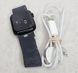 Apple MR9C3LL/A Series 9 45mm GPS Only Smartwatch Smart Watch with Cord - Photo 1 sur 11