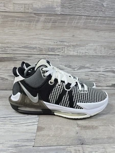 Scarpe Nike LeBron James Witness VII 7 bianco nero DM1123-100 uomo taglia 8,5 - Foto 1 di 13