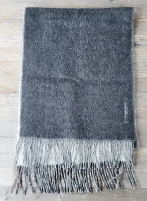 华丽 100% 婴儿羊驼双面围巾色调灰色 — 第 1/3 张图片