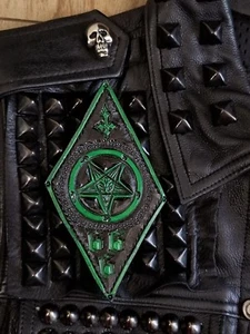 PARCHE DE CUERO GENUINO BAPHOMET SIGIL (HECHO A MANO) ROMBO VERDE/NEGRO - Imagen 1 de 4