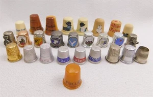 LOTE de 27 piezas vintage de dedales publicitarios recuerdo esmalte pintado a mano y más - Imagen 1 de 23