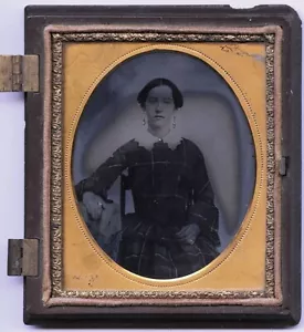 RETRATO FOTOGRÁFICO AMBROTIPO DE LA ERA DE LA GUERRA CIVIL DE 1/6 PLACA DE UNA MUJER JOVEN - Imagen 1 de 2