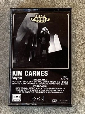 Kim Carnes Voyeur  EMI America – 4XO 17078 Cassette Tape  1982 Pop Rock Foto 1 de 3