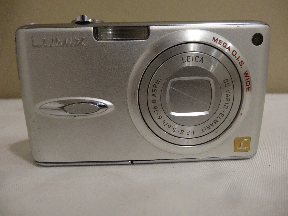 Panasonic LUMIX DMC-FX01 Digital Cameras with Date/Time Stamp for