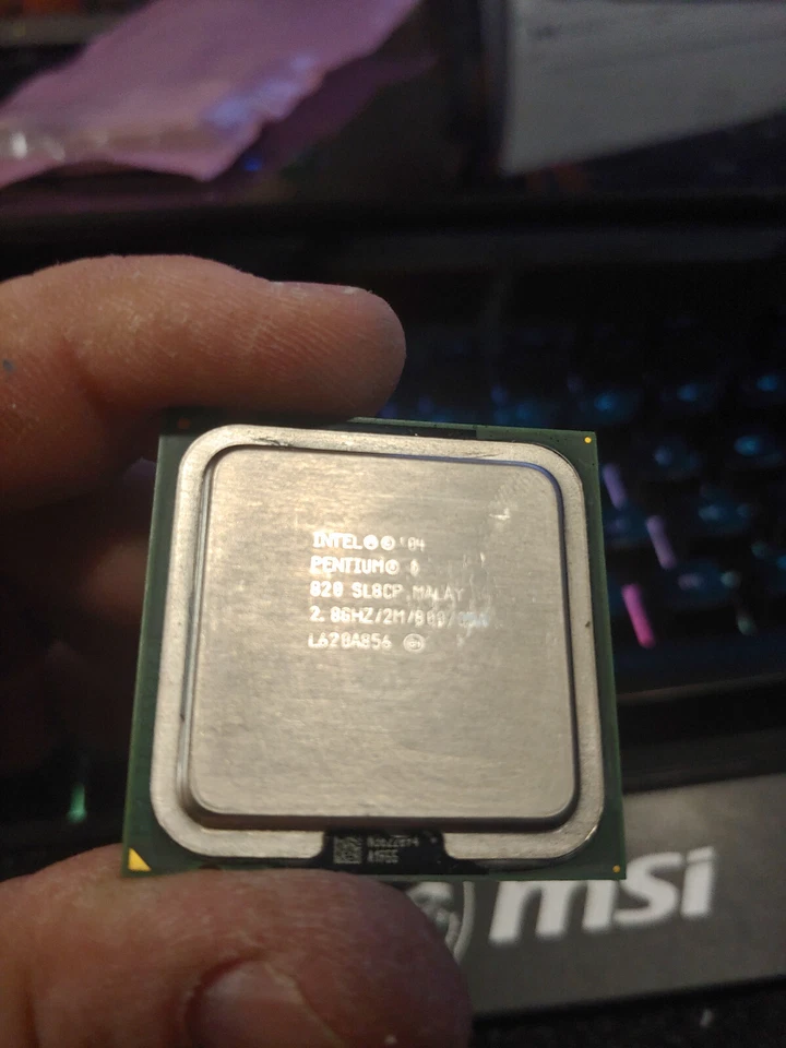 Intel Pentium D820 SL8CP Dual Core CPU Processor Socket 775 2.80GHz Desktop - Image 1 of 1