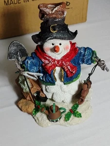 Multi 5,5" Shabby Junge Gärtner Schneemann Ornament Figur  - Bild 1 von 9