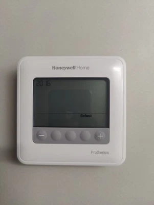Honeywell T4 Pro Programmable Thermostat - TH4110U2000 - Image 1 of 4