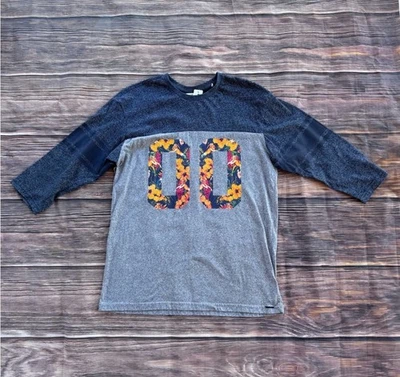 GUC On The Byas Jersey Tee SZ L– Gray & Navy with Floral 00 FREE SHIPPING - Image 1 of 4