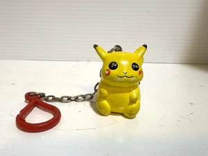 VTG 1999 Nintendo Pikachu 1.5" Pokemon Keychain Figure Toy - Bild 1 von 8
