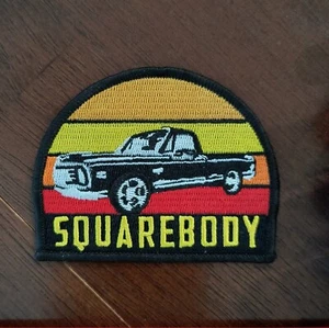 Parche de camioneta Chevy de carrocería cuadrada años 80 bordado hierro en 2,5"x3,0" - Imagen 1 de 3