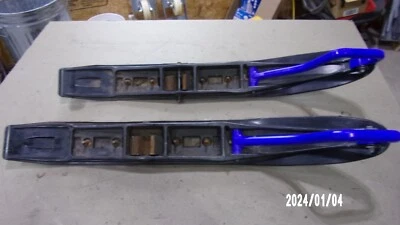 Vetor de esqui de plástico YAMAHA Apex Attack Mountain Nytro - Imagem 1 de 4