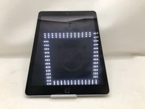 Apple iPad 5 9.7 (2017) 128GB -SPACE GRAY -(Wi-Fi)- *GRADE D* - Picture 1 of 9