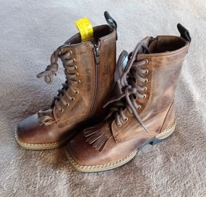 Botas de Trabajo DAN POST Niños Rowan Distressed Western Talla 10.5- SIN CAJA ORIGINAL/NUEVAS CON ETIQUETAS - Imagen 1 de 7