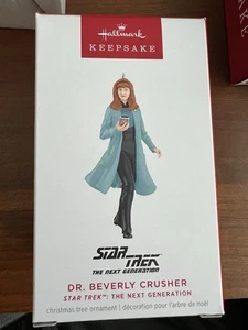 HALLMARK 2024 STAR TREK LA PRÓXIMA GENERACIÓN DR. BEVERLY TRITURADORA ORNAMENTO - Imagen 1 de 1