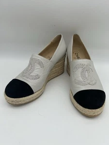 CHANEL Espadrillas in pelle di agnello scamosciata CC zeppe beige e nere taglia 38 - Foto 1 di 9