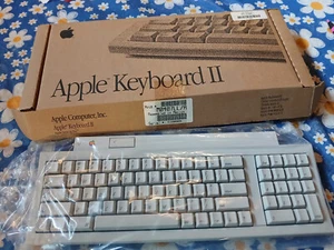 Vintage Apple Keyboard II M0487 Beige M0487LL/A NOS NEW - Picture 1 of 13