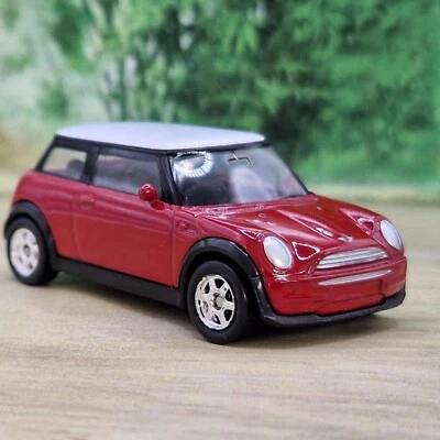 Mini Cooper Diecast Model 1/60 (69) - Excellent Condition by Welly - Image 1 of 4