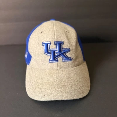 Kentucky Wildcats Coliseo Gorra Ajustada Béisbol NCAA Gris Jaspeado Azul Foto 1 de 4
