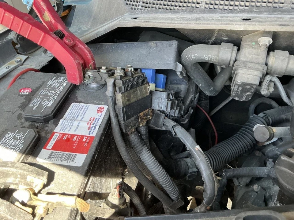 Fuse Box Engine Fits 11-12 TITAN 4894446 - Изображение 1 из 1