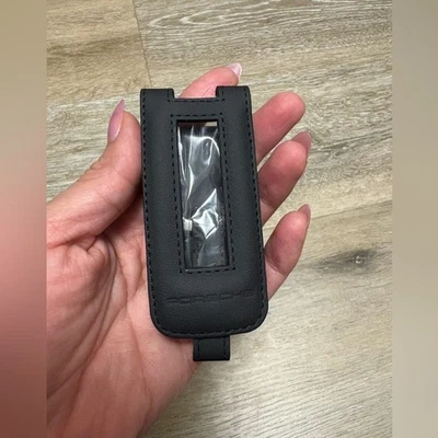 Porta llaves de cuero negro Porsche OEM #971044003 para 911 Panamera Taycan Foto 1 de 4