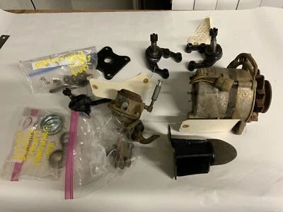 Lote de piezas diversas Datsun Roadster estado desconocido se vende como está #2 Foto 1 de 4