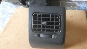 Boquillas de aire, ducha de aire tablero de instrumentos delantero derecho VW Golf III, n.º 1H6819710 - Imagen 1 de 2