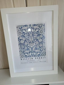 FABULOUS STRIKING WILLIAM MORRIS REPRODUCTION FRAMED PRINT FRESH AND VIBRANT ART - Picture 1 of 2