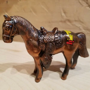 Statuina in metallo sella cavallo pressofuso stile rame western 3 3/4" - fienile swanky - Foto 1 di 12
