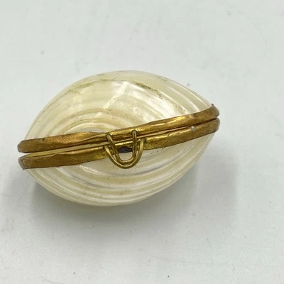 Caja de baratijas vintage de madreperla con bisagras de latón pequeño estuche de pastillas para joyería Foto 1 de 4