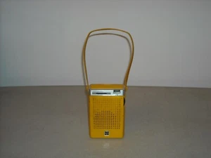 Vintage Panasonic AM Transistor Radio R-1029 YELLOW - Picture 1 of 9