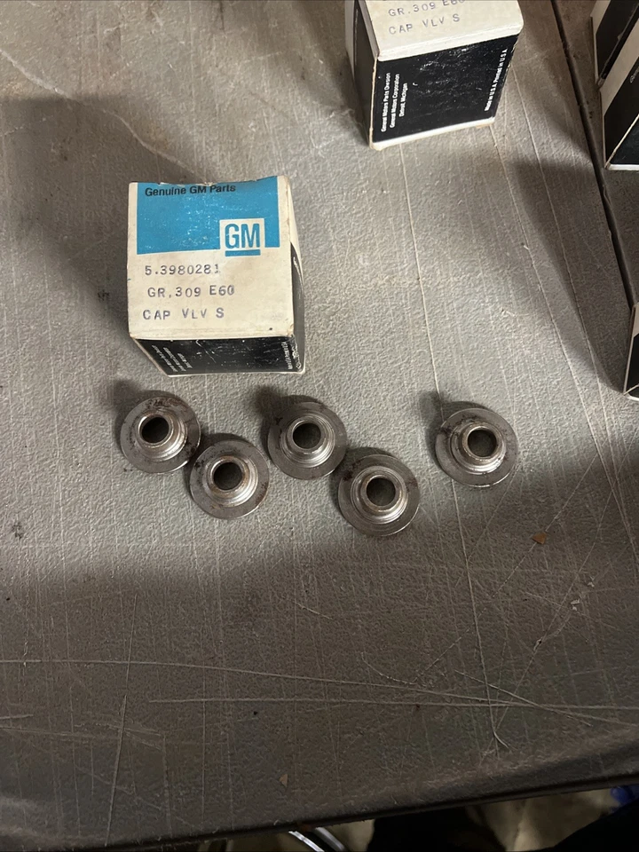 Quantidade (5) Tampas de mola de válvula Chevrolet Vega 3980281 NOS GM 71 72 73 74 75 - Imagem 1 de 3