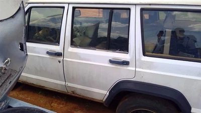 Puerta trasera izquierda del conductor manual compatible con 84-93 CHEROKEE 237242 Foto 1 de 4