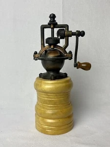 Vintage Pepper Mill Hand Grinder, Wood Metal Cilinder Rotating Crank. Works - Picture 1 of 5